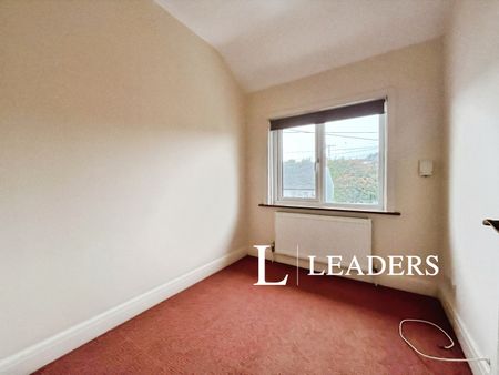 3 bedroom apartment to rent North Road, Portslade - Photo 5