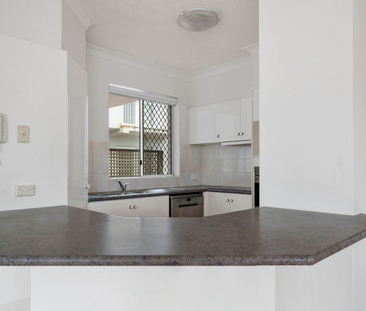 Beachside Living in the Heart of Mermaid Beach - Photo 2