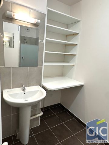 Location Appartement 3 pièces 67m² - Photo 2