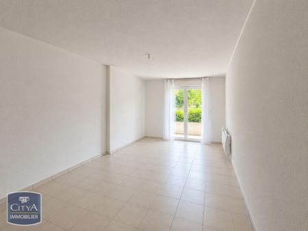Location Appartement 2 pièces 47m² BEAUPREAU EN MAUGES 49600 - Photo 5