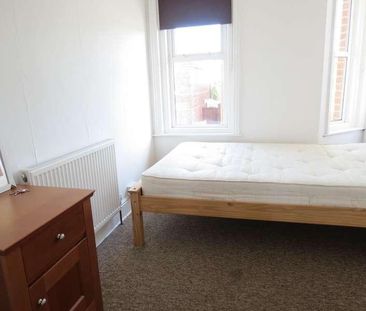 Bedroom Detached House In Winton, BH9 - Photo 6