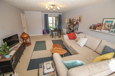 2 Bedroom Flat - First Floor - Photo 4
