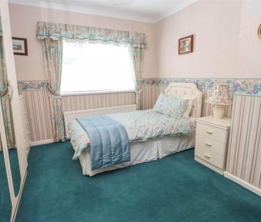 70 Old Dundonald Road, Dundonald, Belfast, BT16 1XS - Photo 5