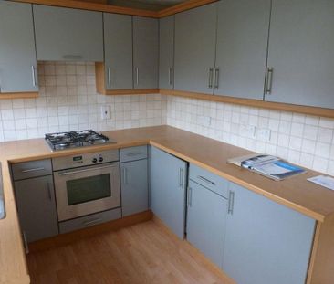 3 bedroom end of terrace house to rent - Photo 1