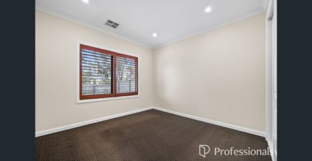 Beautiful Family Home with Multiple Living Zones & Modern Comforts! - Photo 5