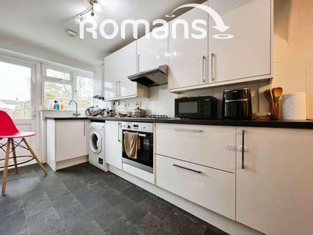 Somerset Road, Farnborough, GU14 - Photo 4