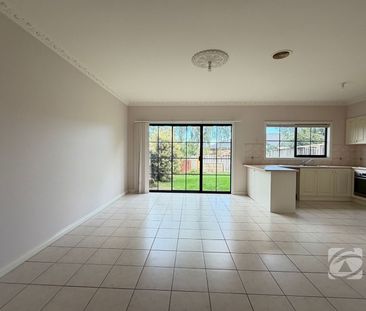 TUDOR STYLE TOWNHOUSE IN TRANQUIL LOCATION - Photo 6