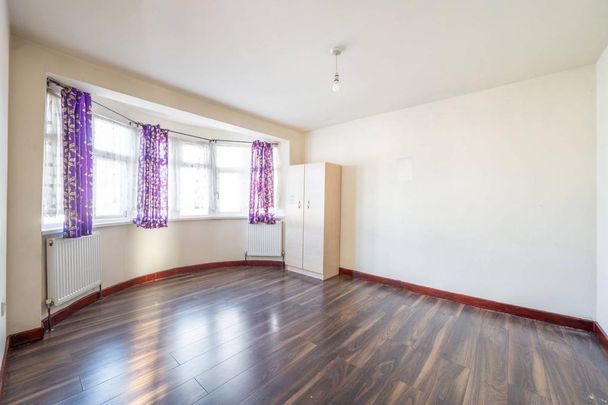 3 bedroom flat to rent - Photo 1