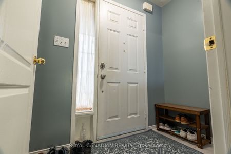 Condo Townhouse For Lease | W7322424 - Photo 4