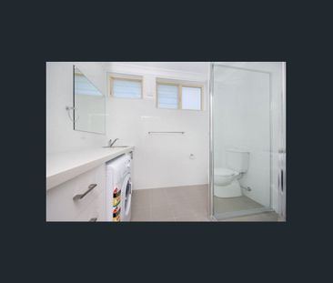 One Bedroom Unit in Heart of Hamilton! - Photo 3