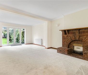 A detached four bedroom bungalow situated within the Village of Ick... - Photo 6