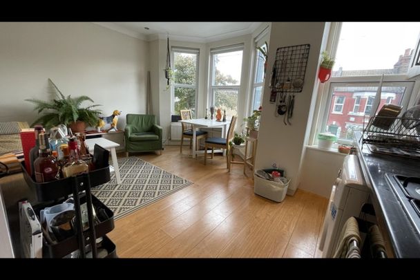 3 Bed Flat, Rutland Gardens, N4 - Photo 1