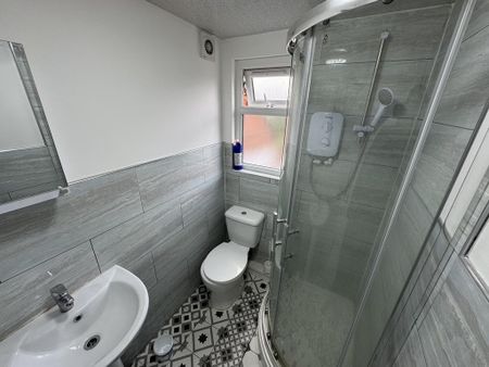 1 bedroom flat to rent - Photo 5