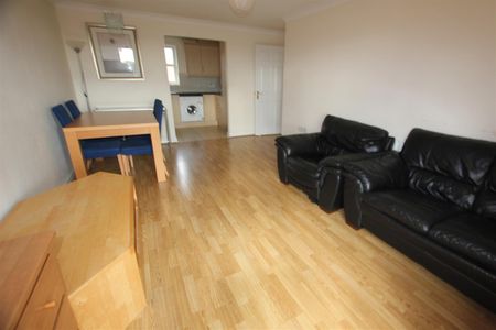 Thornbury Close, NW7 1HH, London - Photo 2