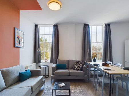 5 Bedroom House - Photo 5