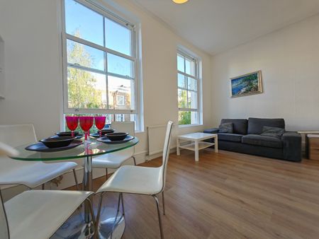 1 Bed Flat, Boundary Road, NW8 - Photo 3