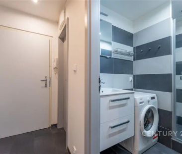 Moderní, světlý, kompletně zrekonstruovaný byt 2+kk ( 44 m - Fotografie 4
