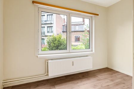Gezellig 2 slaapkamer appartement op de 1ste verdieping dichtbij Middelheimpark en Expo! - Photo 2