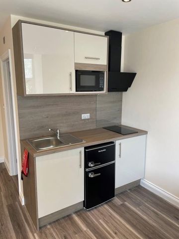 Studio to rent - Photo 5