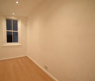 3 bedroom flat to rent - Photo 6