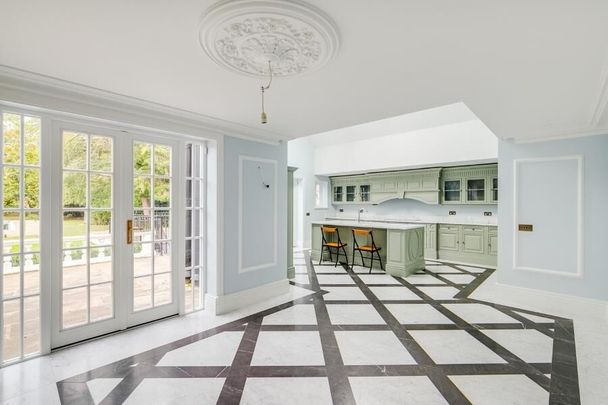 12 Bedroom Detached To Let - Photo 1
