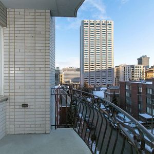 2 CH - 2 SDB - Montréal - $2,395 /mo - Photo 2