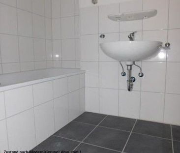 ***Großzügige 2-Zimmerwohnung mit modernisiertem Bad und 2 Balkone.... - Photo 3