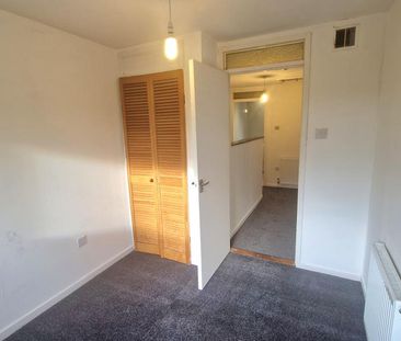 3 bedroom end of terrace house to rent - Photo 6