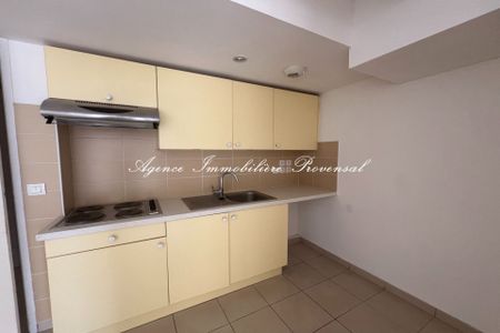 Location Appartement 2 pièces 39m² STE MAXIME 83120 - Photo 3