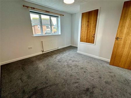 2 bedroom end of terrace house to rent - Photo 3