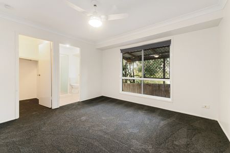 33 William Nixon Way, Edens Landing QLD 4207 - House For Rent | Domain - Photo 4