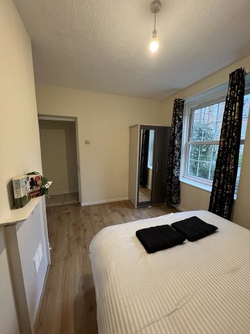 3 Bed Flat, Berwyn House, N16 - Photo 5