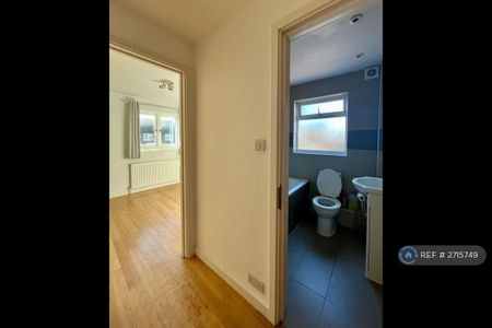 1 bedroom terraced house to rent - Photo 5