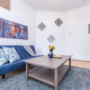 NSF Building - Unit #24 - 3675 Rue Sainte-Famille, Montréal - Photo 2