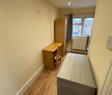 Room in a Shared Flat, Leslie Road, E11 - Photo 5