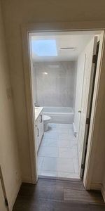 $2,800 / 2br + 1.5 bath - Photo 4