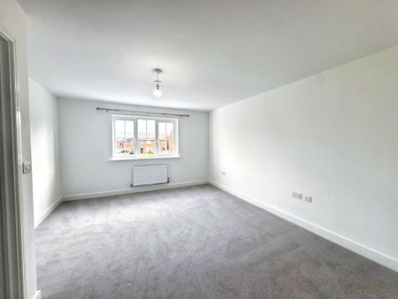 4 bedroom detached house to rent - Photo 4