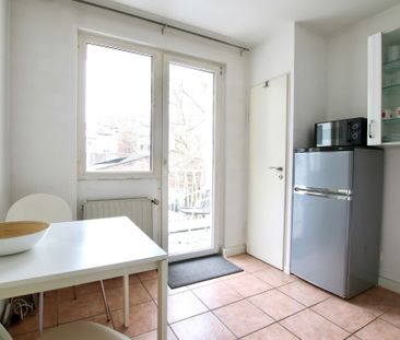 Perfekt Wohnen in Köln-Ehrenfeld: Möbliertes Apartment mit Balkon - Photo 3