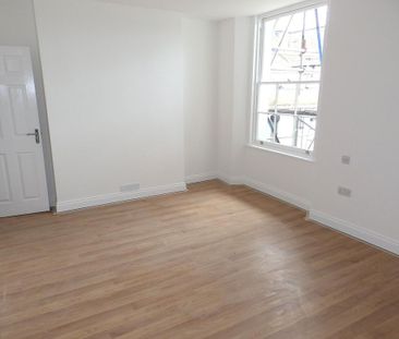 2 bedroom maisonette to rent - Photo 4