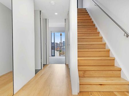 Spacious Two-Level Apartment with Iconic Views in the Heart of Potts Point - Photo 3
