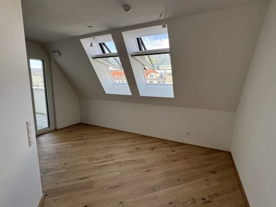2-Zimmer Dachgeschosswohnung! Traum Terrasse/Loggia! Praktischer Grundriss! JETZT ANFRAGEN! - Photo 1