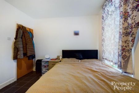 2, 6, Brookhill Avenue, Belfast, BT14 6BS - Photo 3