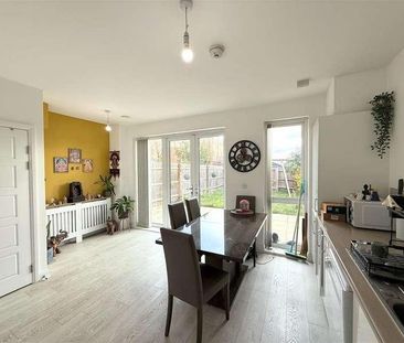 Edgecumbe Avenue, Colindale, NW9 - Photo 3