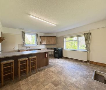 4 bedroom semi-detached house to rent - Photo 6