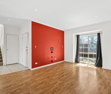 Stylish Townhouse in a Prime Wantirna South Location - Photo 5