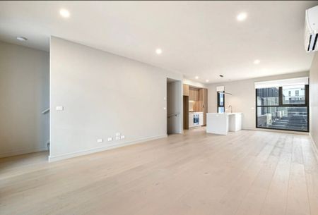 Port Melbourne - Photo 2