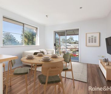 Stylish 2 Bedroom Unit - Photo 4