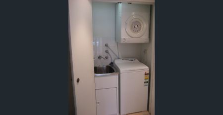 Luxury 1 Bed Apartment in The Elan. - Photo 3