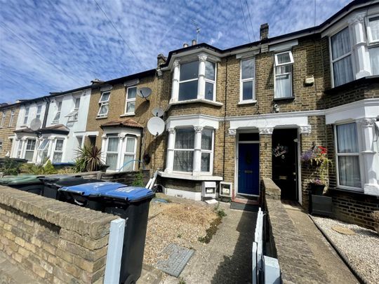 1 Bedroom Maisonette - Upper To Let - Photo 1
