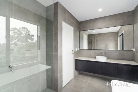 89A Valentine Street, Ivanhoe - Photo 2